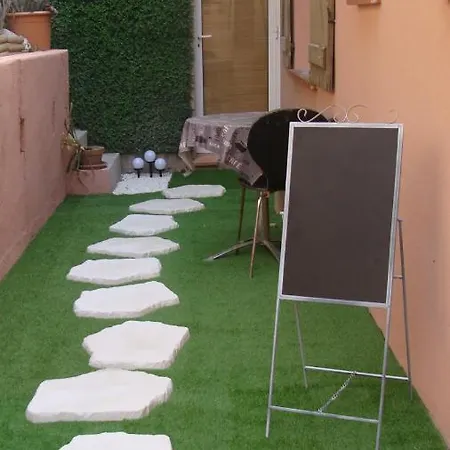 La Colline D'hote Bed & Breakfast *