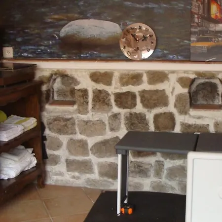La Colline D'hote Bed & Breakfast
